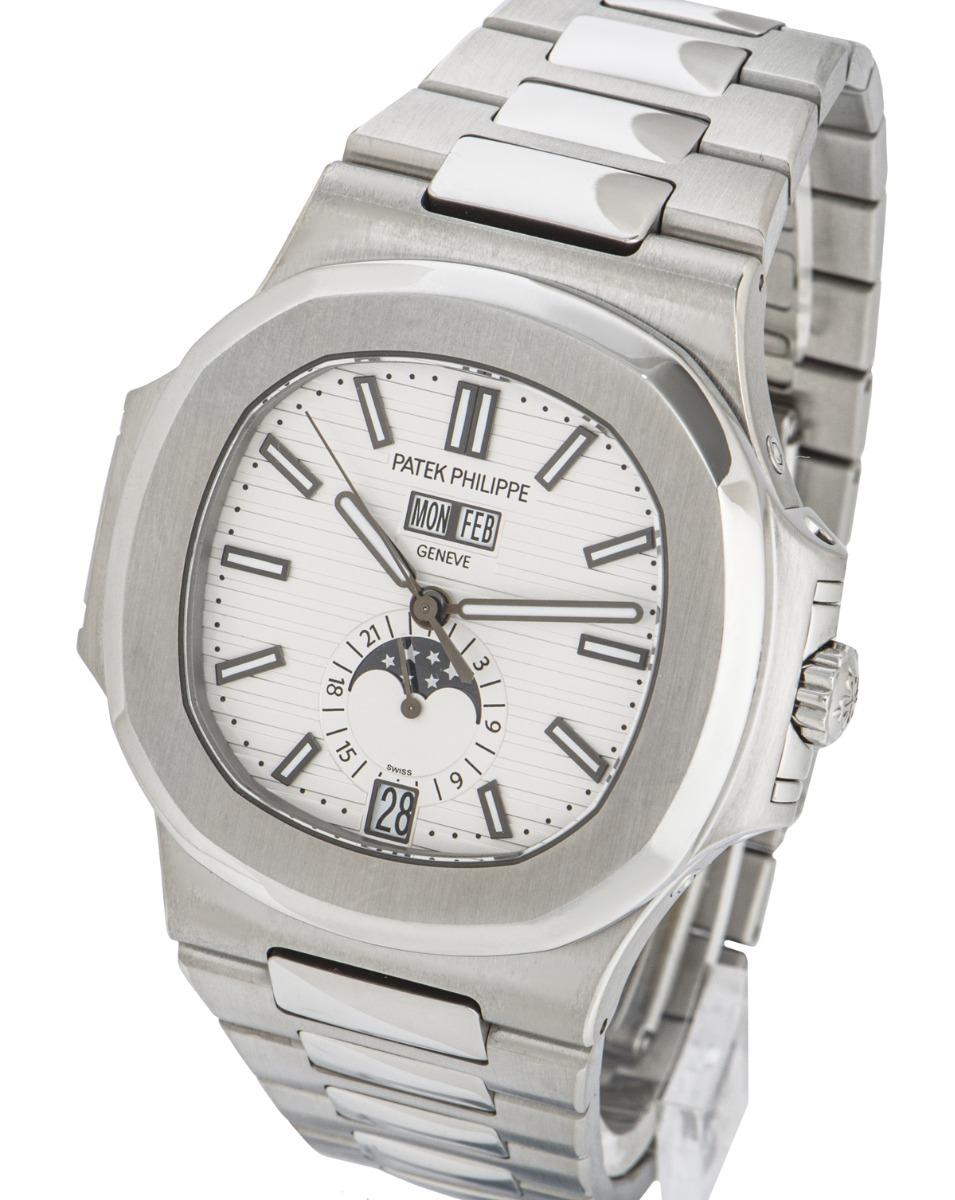 Patek Philippe Nautilus 5726/1A-010 In Excellent Condition For Sale In London, GB