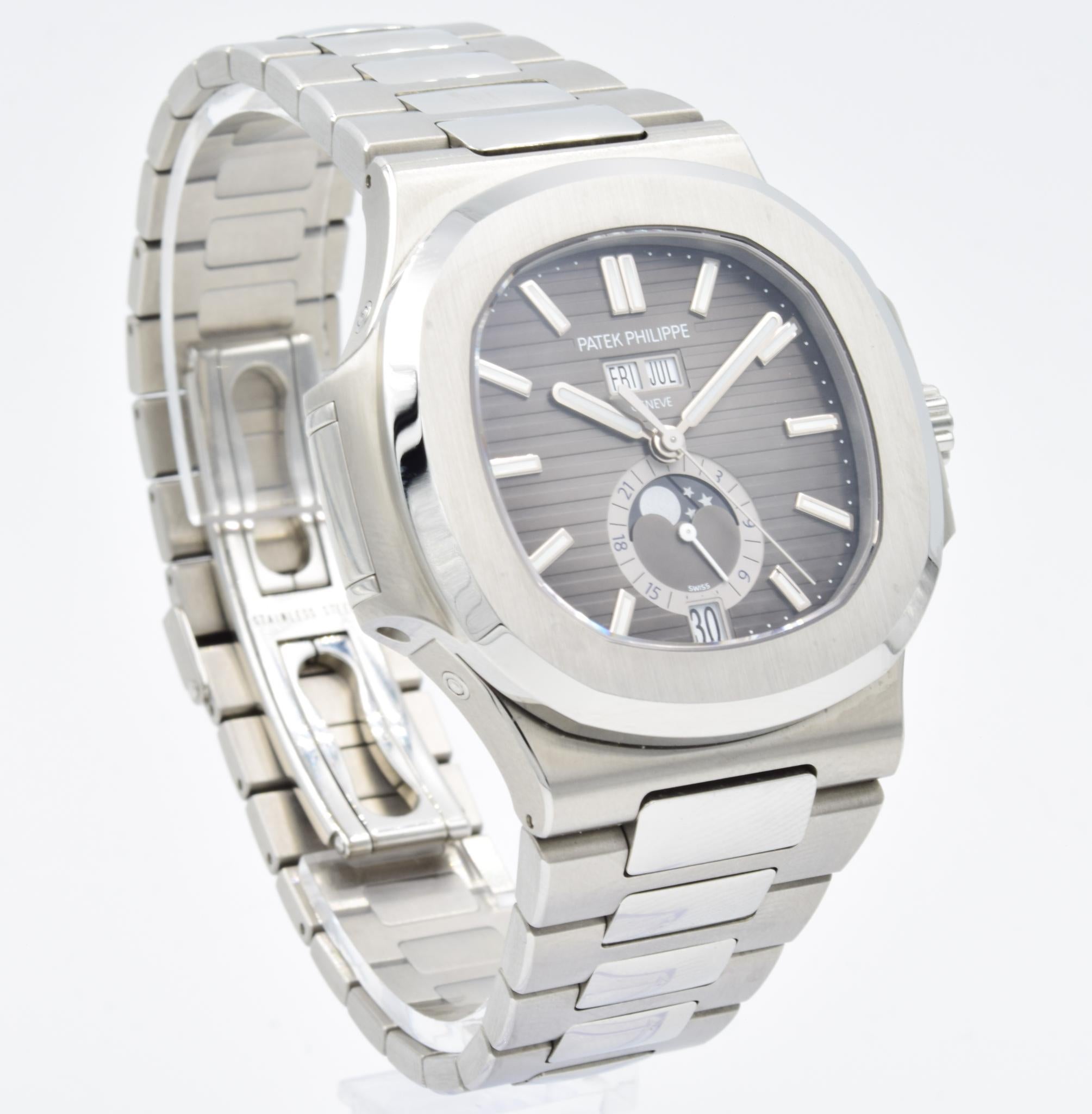 patek philippe nautilus gold