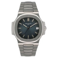 Patek Philippe Nautilus 5800/1A Blue Dial Mens Watch Box Papers