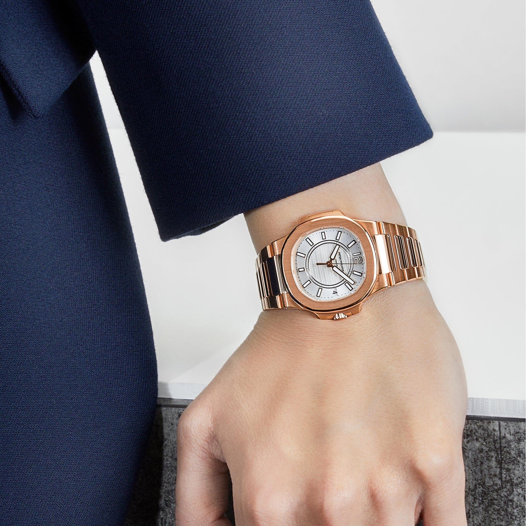 Jewels Aficionado offers the Patek Philippe Nautilus 7011/1R-001 is a sophisticated and elegant ladies’ timepiece crafted in 18k rose gold. Its 33mm case features the iconic rounded octagonal bezel of the Nautilus collection, paired with a matching