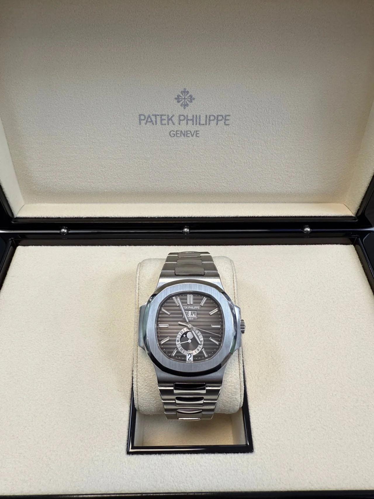 Patek Philippe Nautilus Jahreskalender 5726/1A-001 im Angebot 6