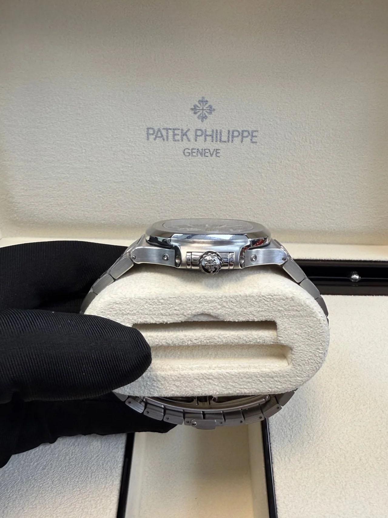 Patek Philippe Nautilus Jahreskalender 5726/1A-001 (Empire) im Angebot