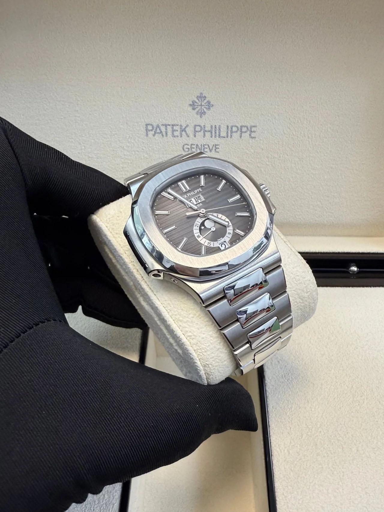 Patek Philippe Nautilus Jahreskalender 5726/1A-001 im Angebot 4