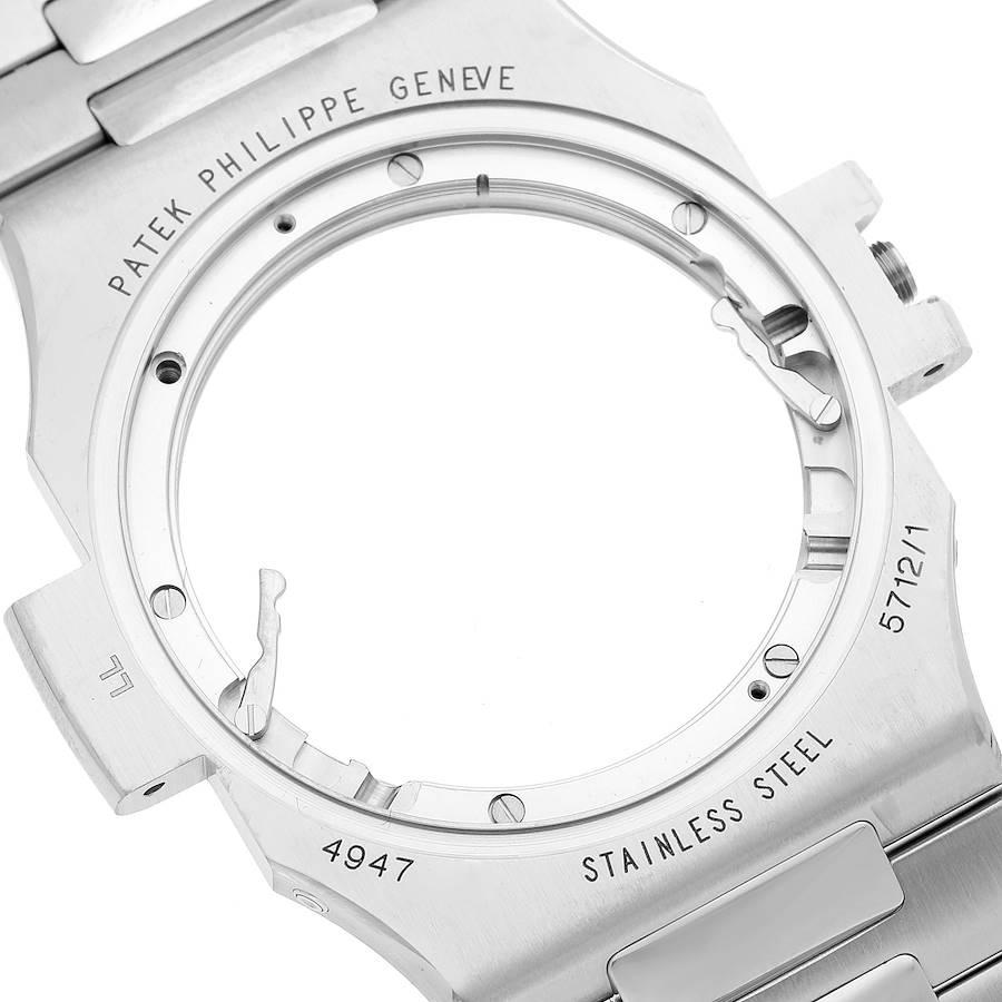 Herrenuhr 5712 aus Stahl mit blauem Nautilus-Zifferblatt und Mondphase von Patek Philippe, Karton im Angebot 3