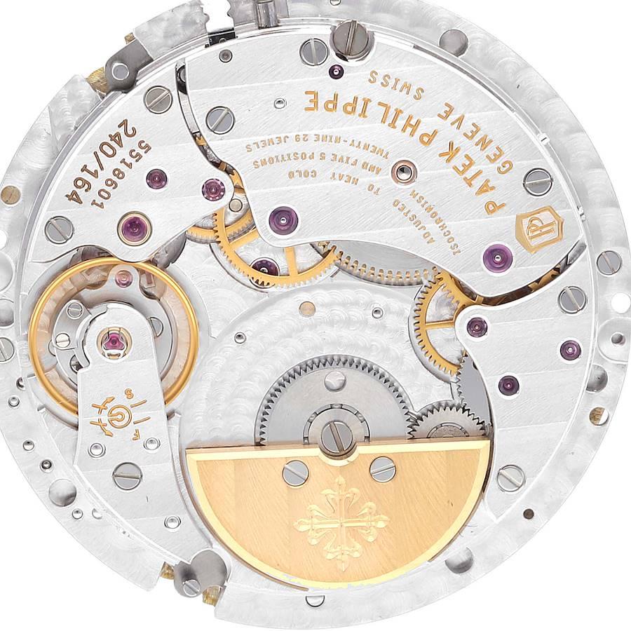 Herrenuhr 5712 aus Stahl mit blauem Nautilus-Zifferblatt und Mondphase von Patek Philippe, Karton im Angebot 4