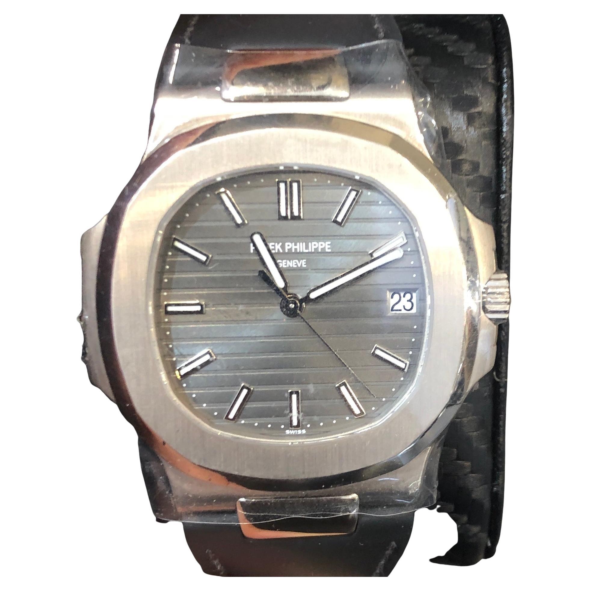 Patek Philippe Nautilus Gray Men's Watch - 5711G-001