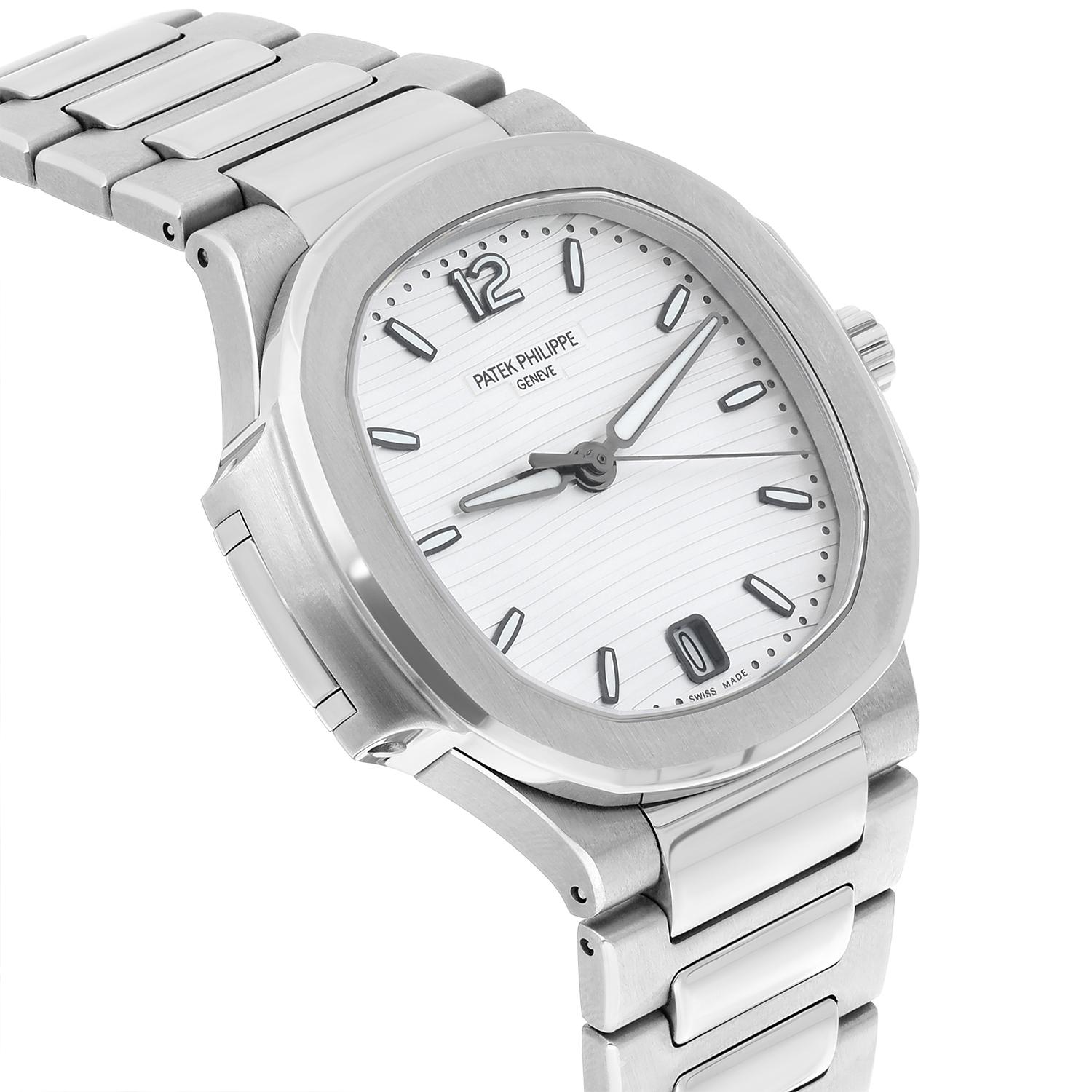 Patek Philippe Nautilus Ladies Stainless Steel Watch 7118/1A-010 Complete 2018 In Excellent Condition For Sale In New York, NY