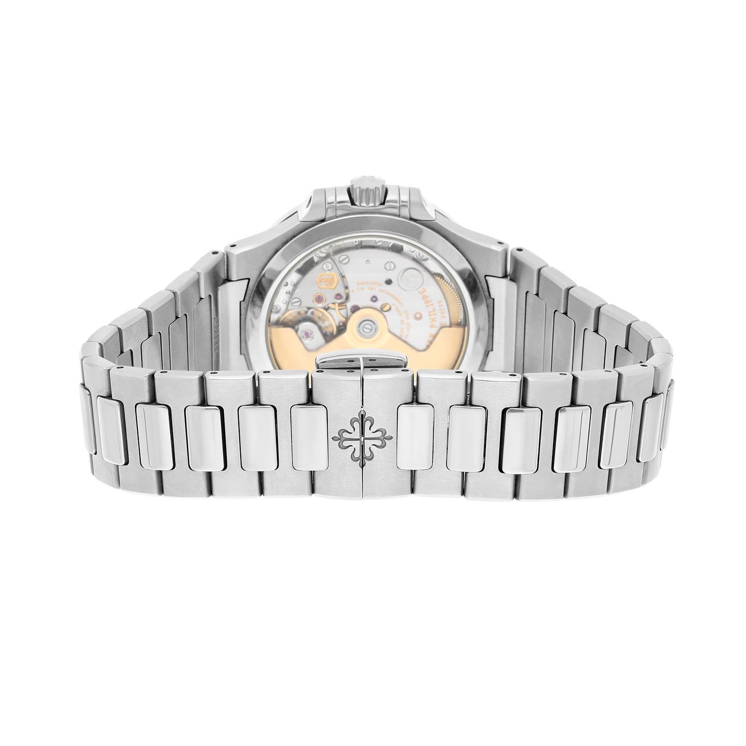 Patek Philippe, montre Nautilus en acier inoxydable pour femmes 7118/1A-010 complète 2018 en vente 2