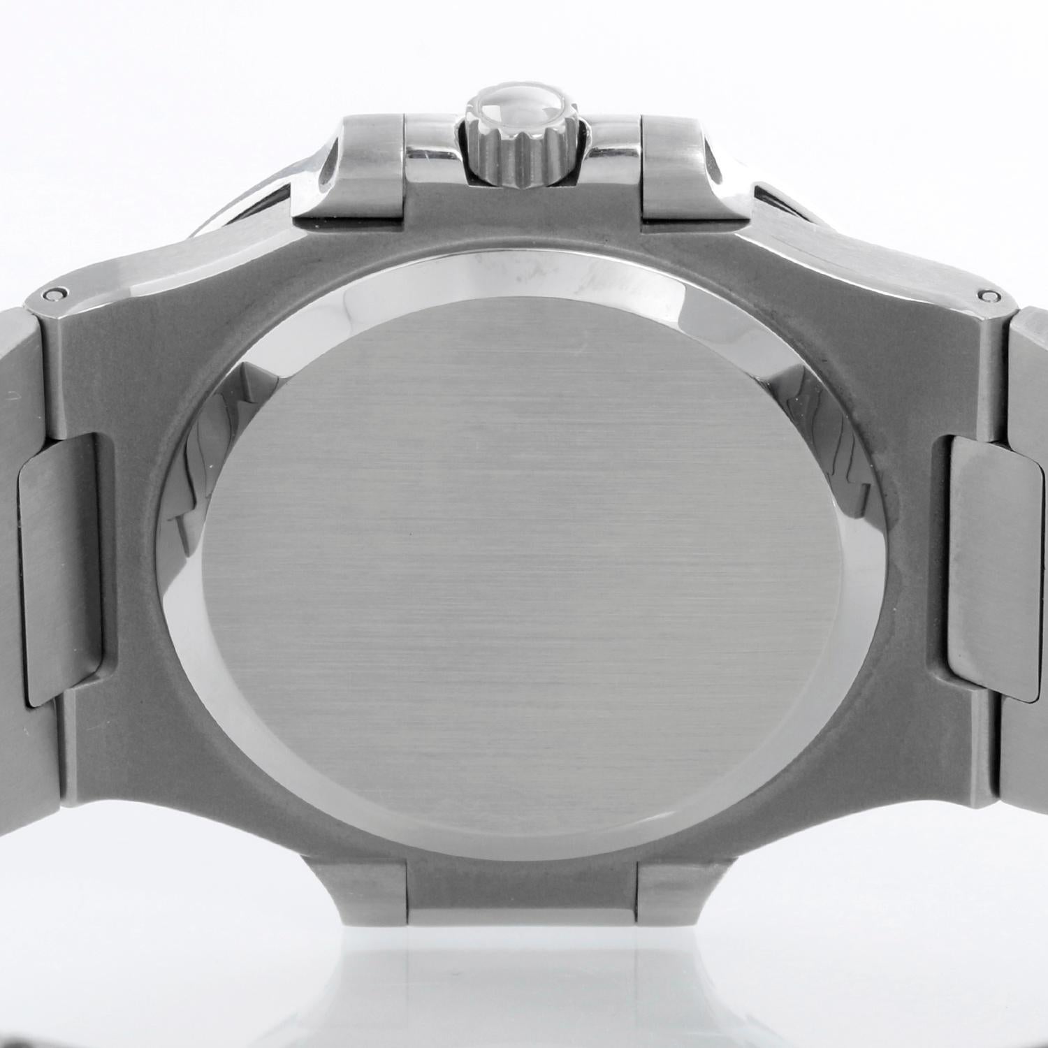 Patek Philippe Nautilus Men's Stainless Steel Watch 3800 2
