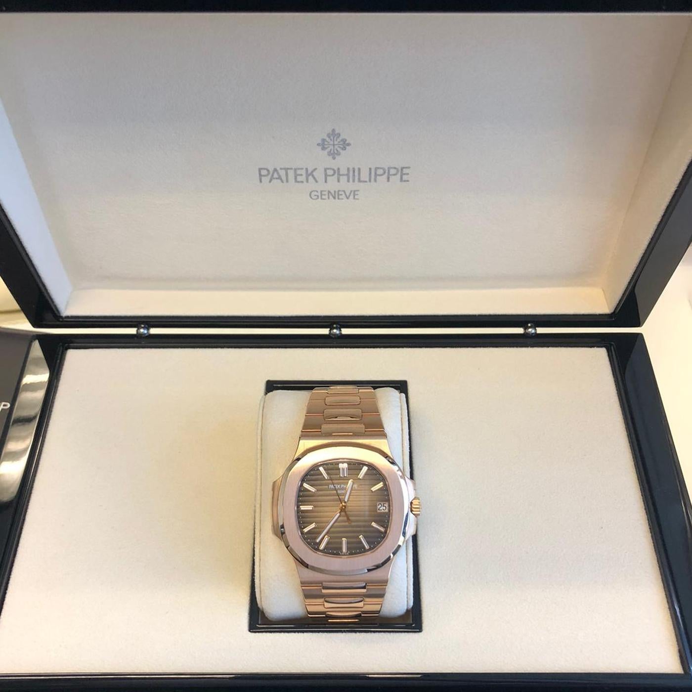 Patek Philippe Nautilus Rose Gold 5711/1R-001 Dark Brown Dial Bracelet ...