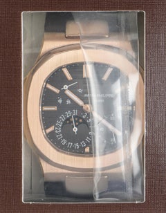 Patek Philippe Nautilus Service Versiegelt 5712R-001