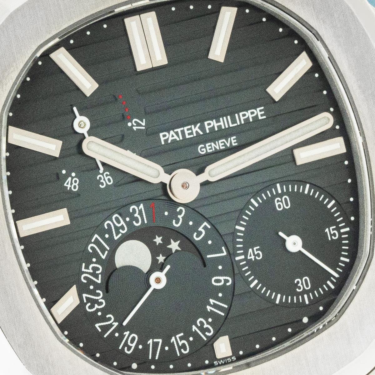 Patek Philippe Nautilus Stainless Steel 5712/1A-001 In Excellent Condition For Sale In London, GB