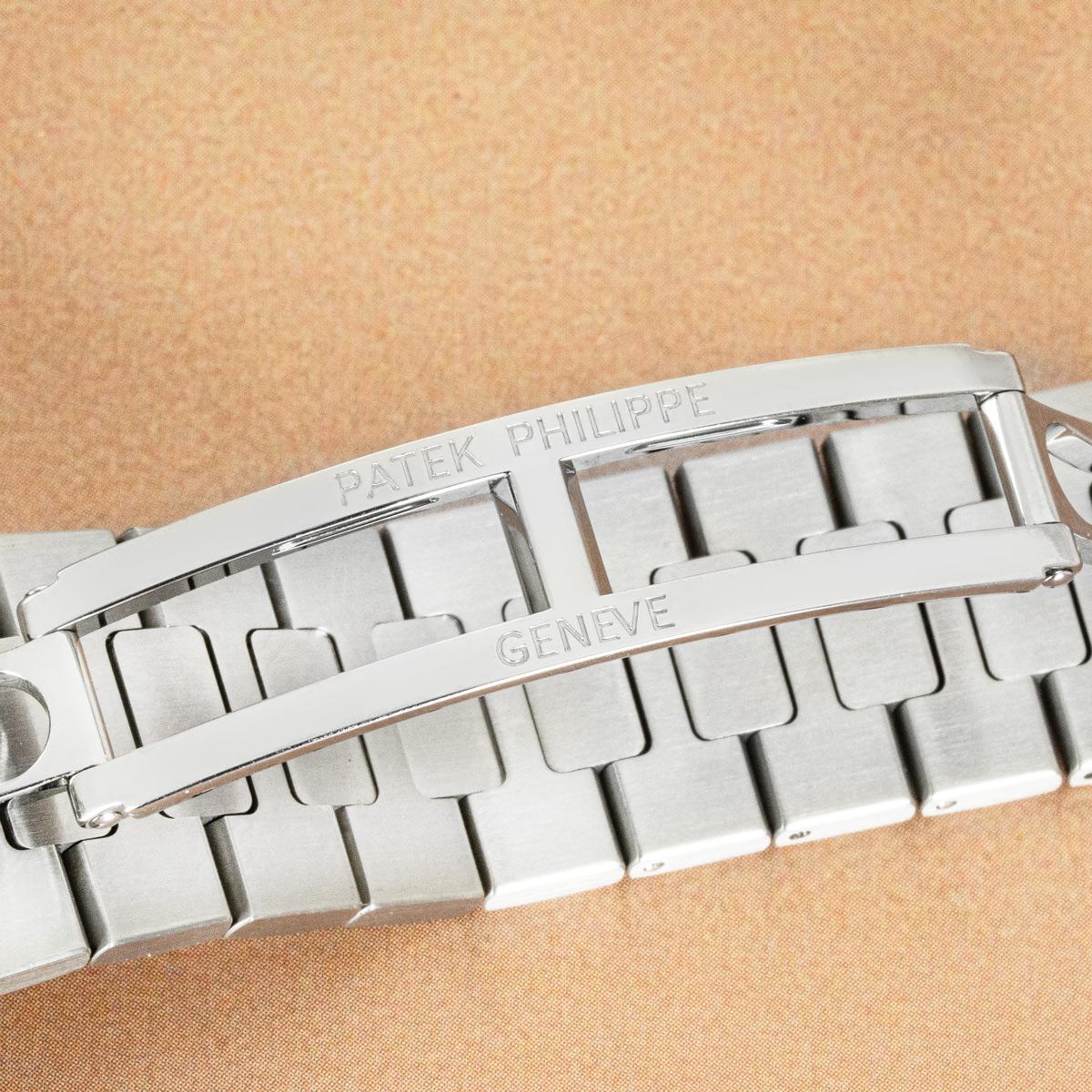 Men's Patek Philippe Nautilus Stainless Steel 5712/1A-001