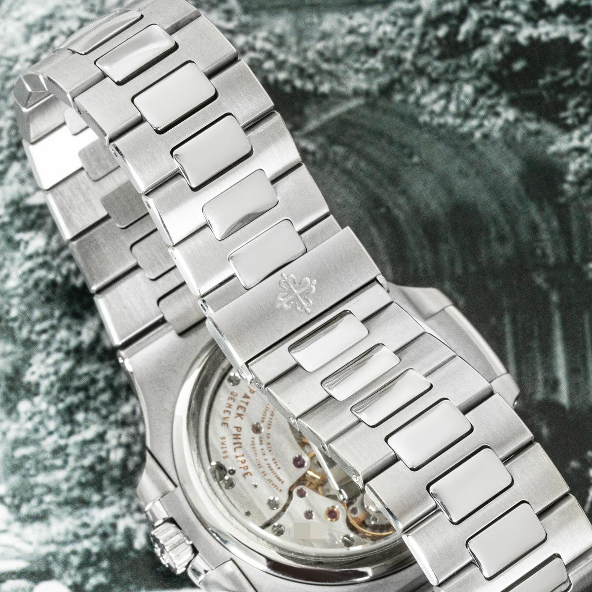 Patek Philippe Nautilus Stainless Steel 5712/1A-001 1