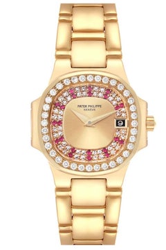 Patek Philippe Nautilus Armbanduhr aus Gelbgold, Ref. Nr. 4700/153