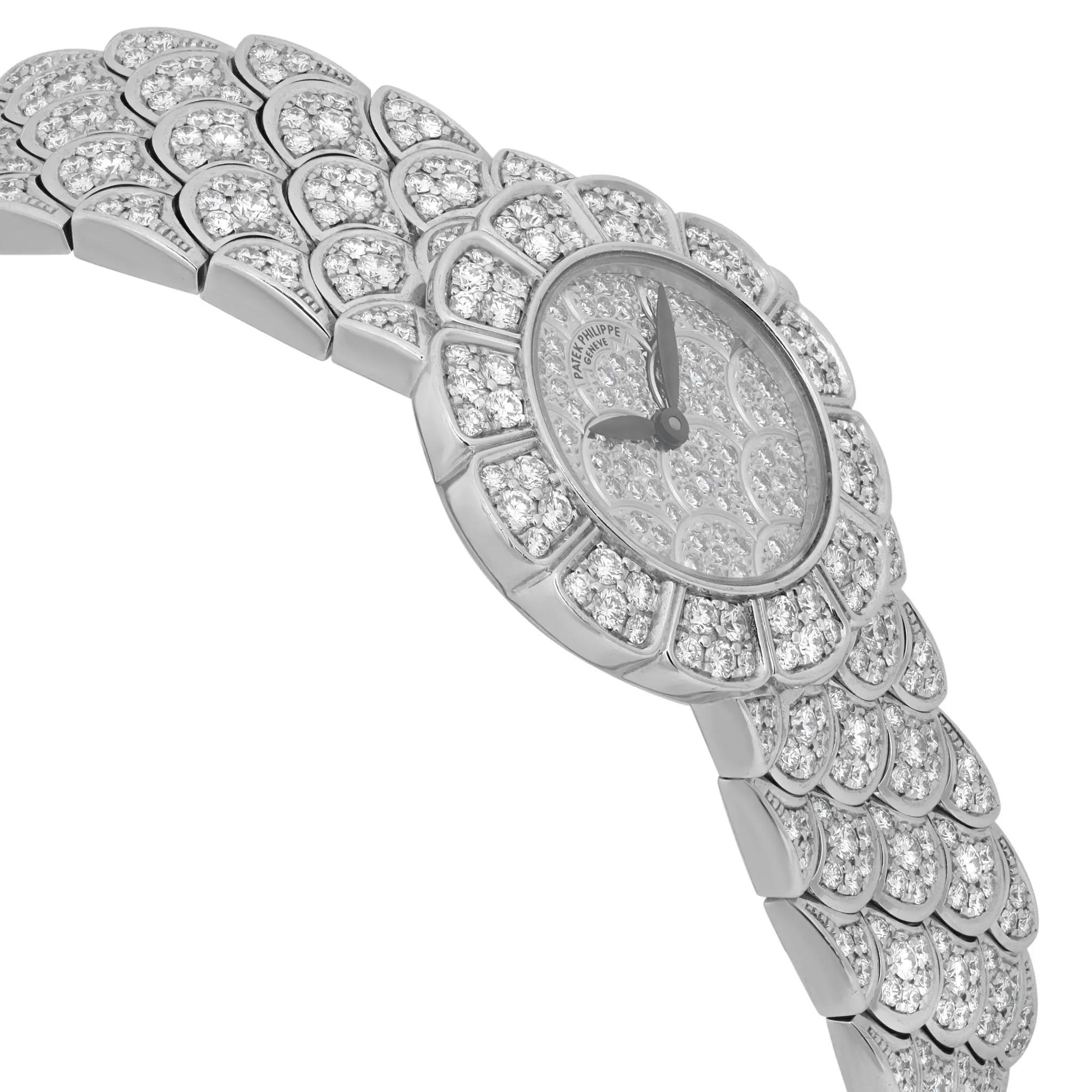 Donna Patek Philippe Neptune 25 mm, oro bianco 18 carati, quadrante con diamanti 4872/3G-001 in vendita