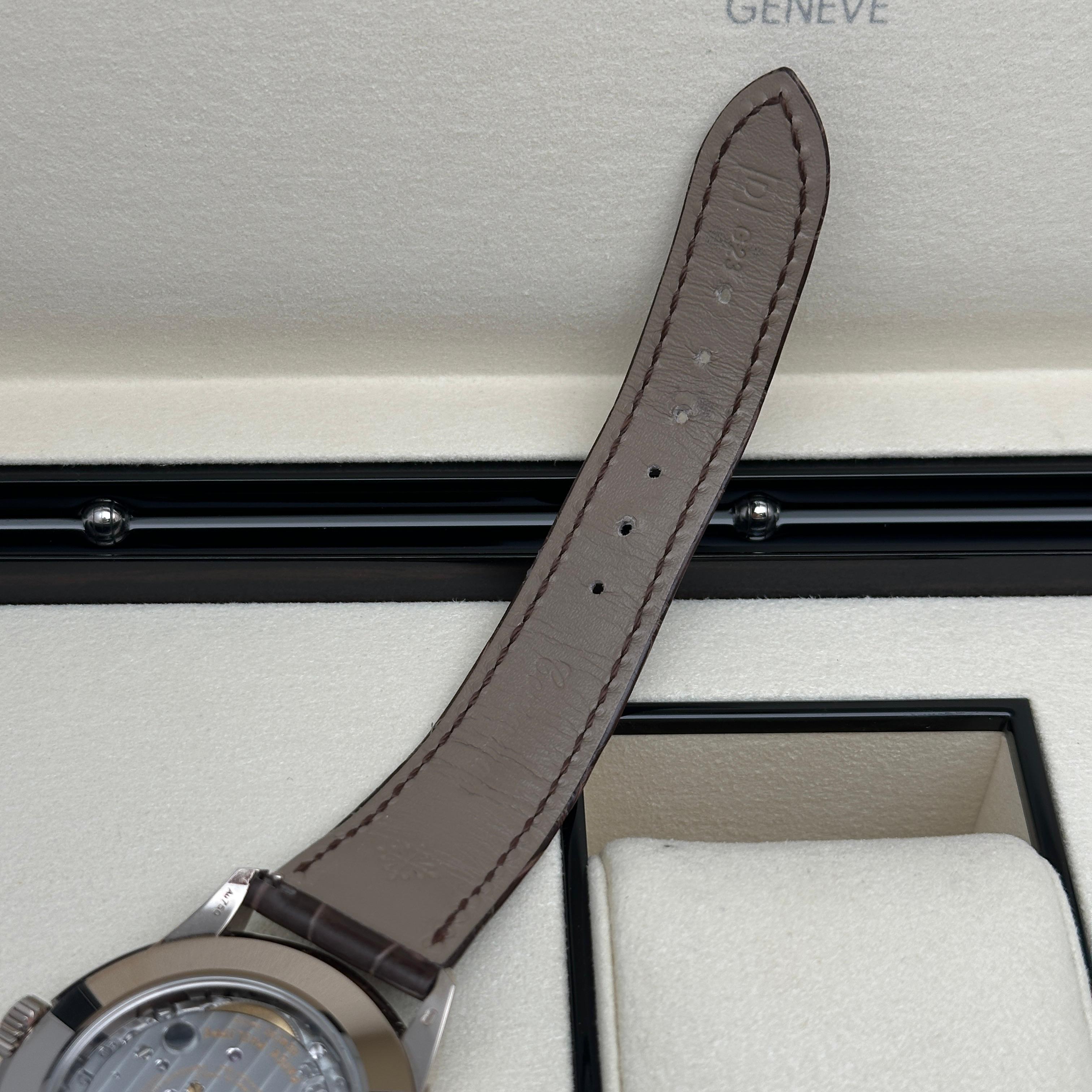 Patek Philippe Perpetual Calendar 18k White Gold Cream Dial Mens Watch 5320G-001 For Sale 5