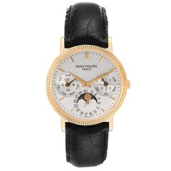 Herrenuhr aus Gelbgold mit ewigem Kalender von Patek Philippe, 5039
