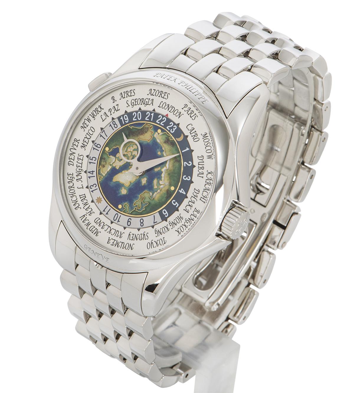 Patek Philippe Platinum Complications World Time Watch 5131/1P-001 Excellent état à London, GB
