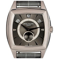Automatik-Armbanduhr aus Platin Gondolo mit Jahreskalender von Patek Philippe Ref 5135P