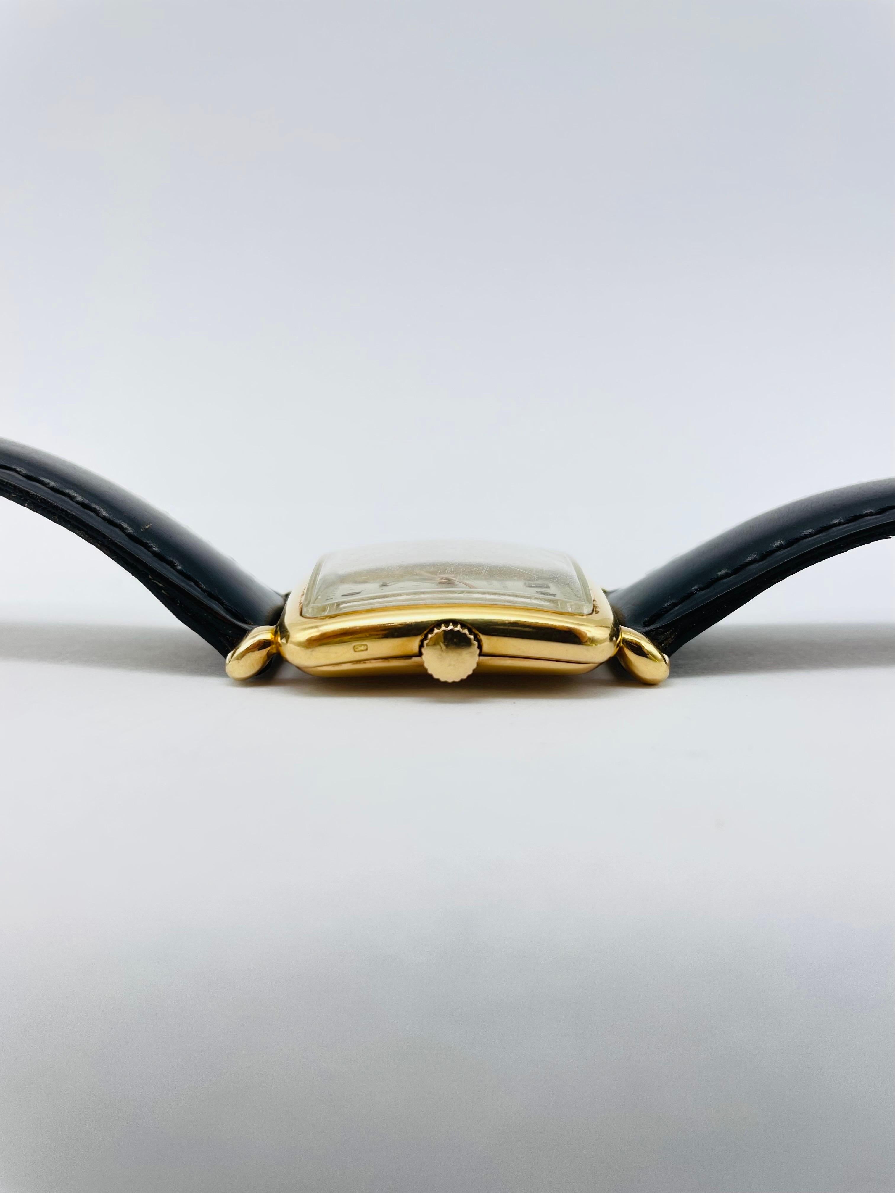 Patek Philippe coussin rectangulaire en or jaune 18 carats des années 1950, réf. 2492 Unisexe en vente