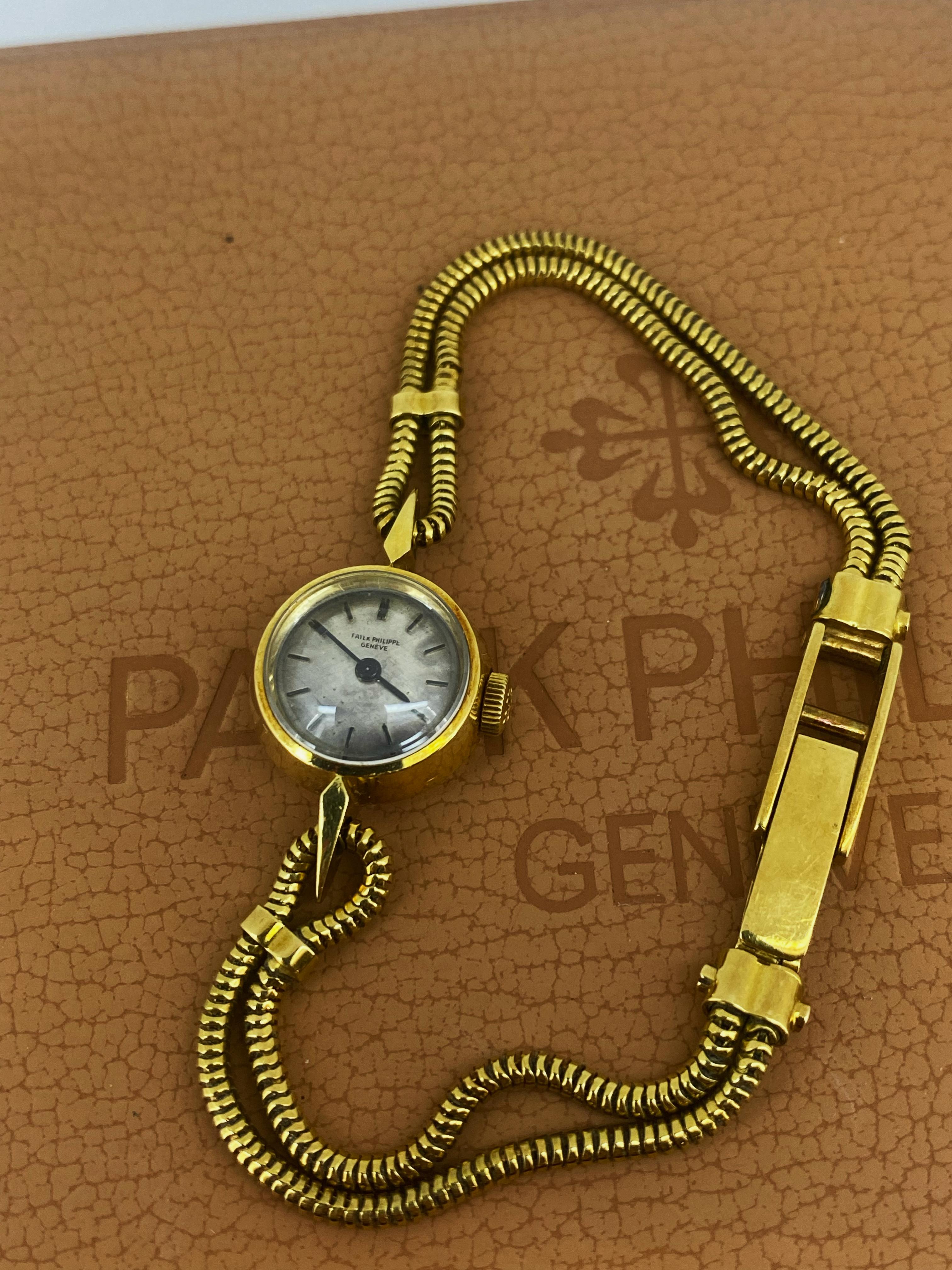 Patek Philippe ref 3306 18K Gold Cocktail Ladies' Watch in Original Box, c1962. In Excellent Condition For Sale In MELBOURNE, AU