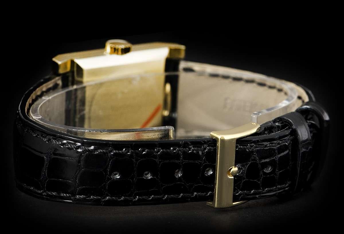 Patek Philippe Square Vintage Clous De Paris Champagne Dial Manual Wind Watch In Excellent Condition In Mayfair, London, London