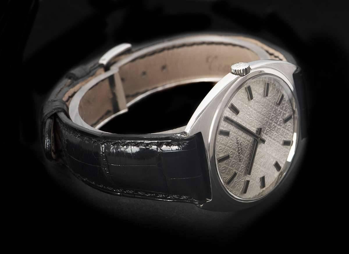 Women's or Men's Patek Philippe Stainless Steel Tonneau Calatrava Logo Dial Manual Wristwatch