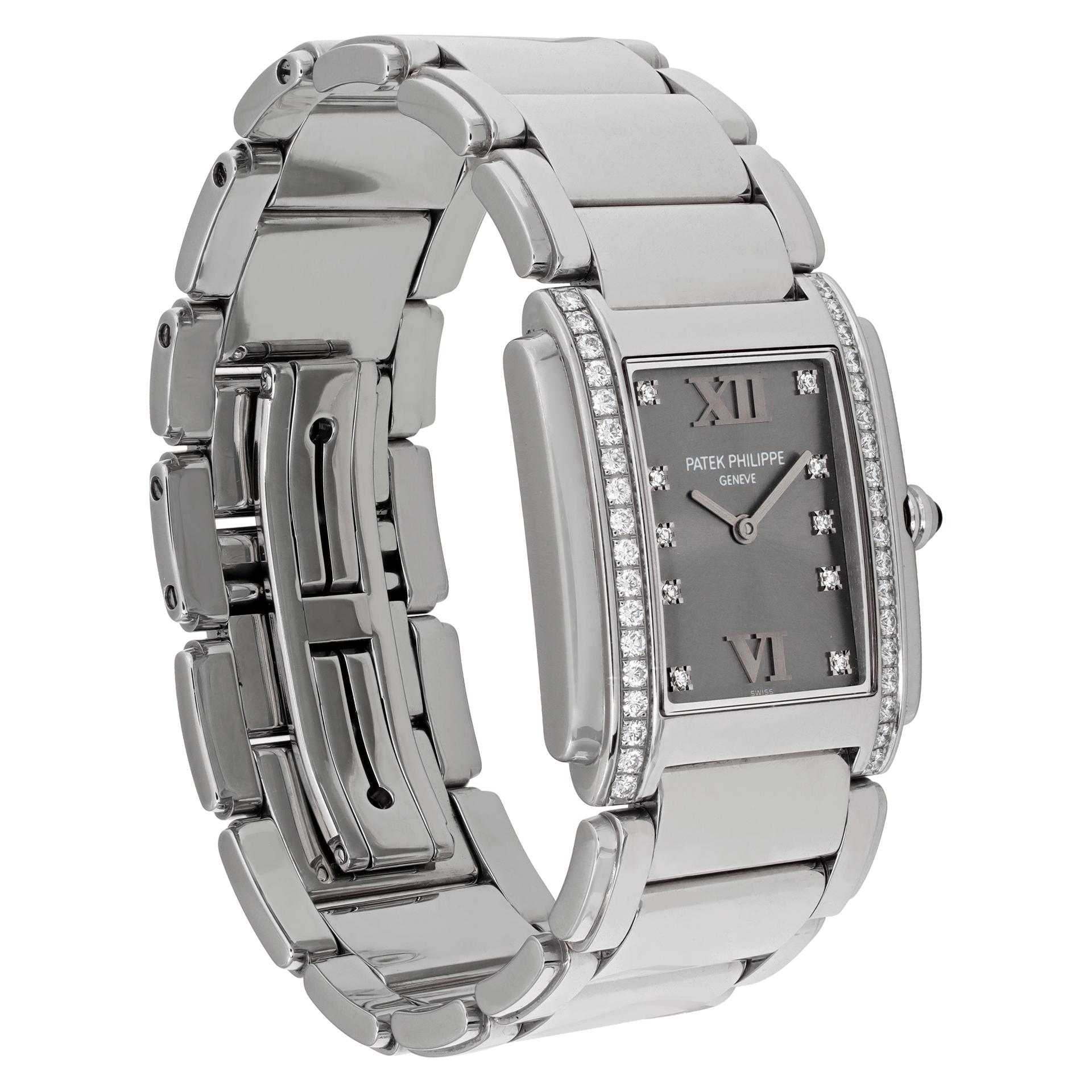 Patek Philippe Twenty 4 25mm 4910 In Excellent Condition For Sale In Surfside, FL