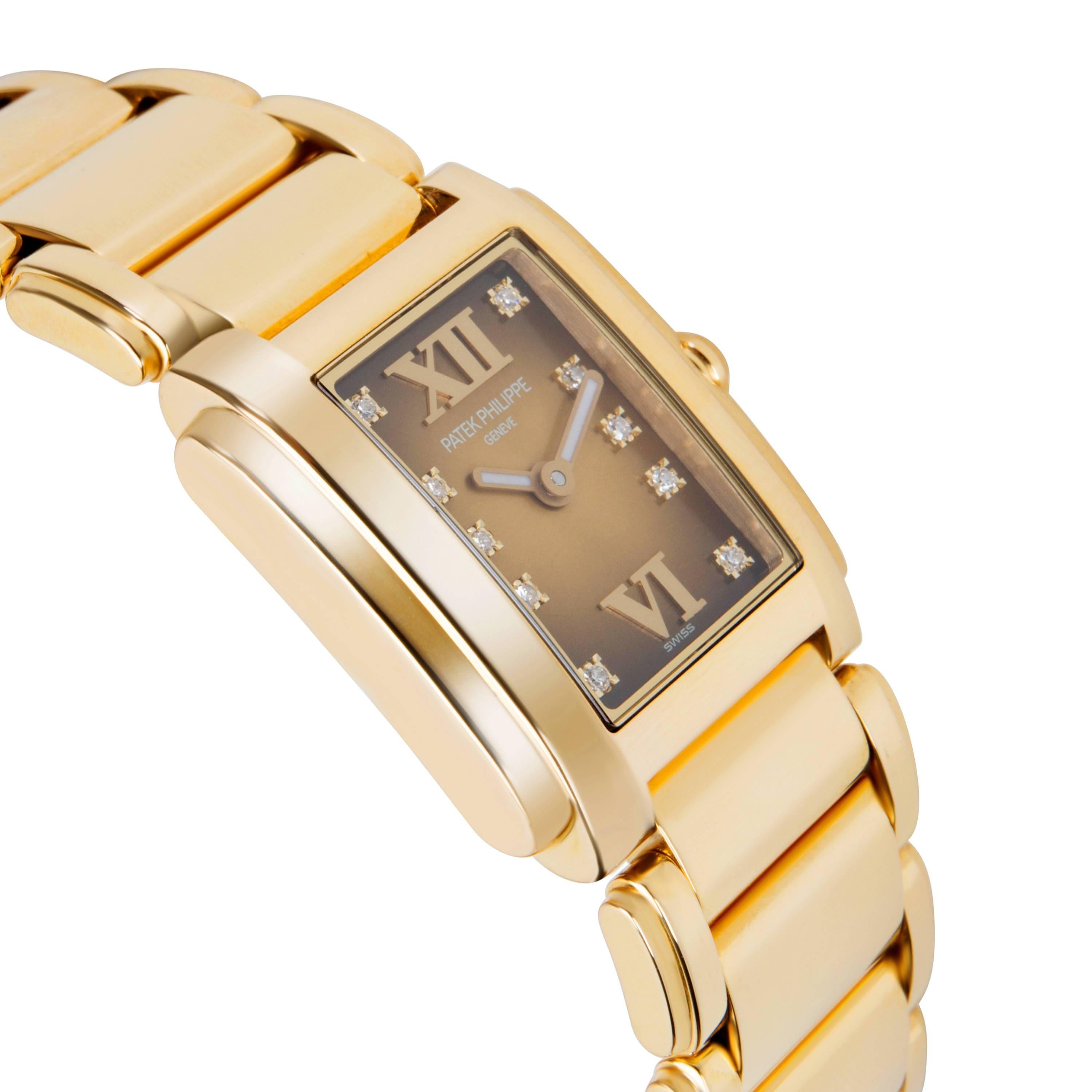 Patek Philippe Twenty-4 4907/1J-010 Women's Watch in 18 Karat Gold In New Condition In New York, NY
