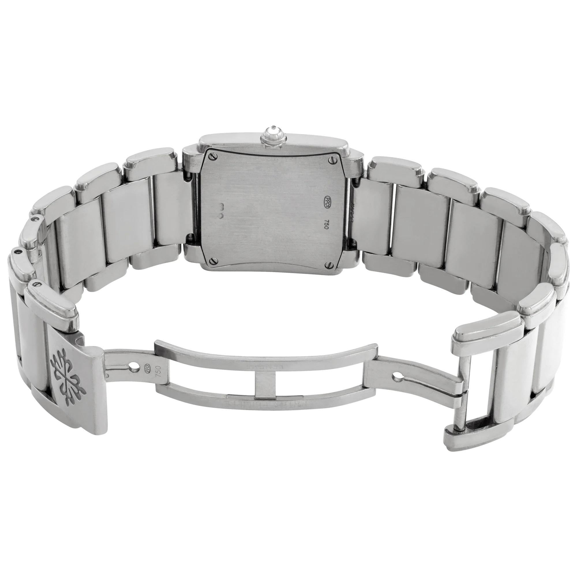 Patek Philippe Twenty 4 4910/20G en or blanc avec cadran blanc 25mm Quartz montre Pour hommes en vente