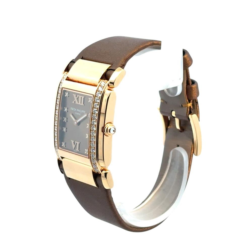Patek Philippe Twenty-4 4920R-001 Montre chocolat en or rose 18 carats avec lunette en diamants en vente 7