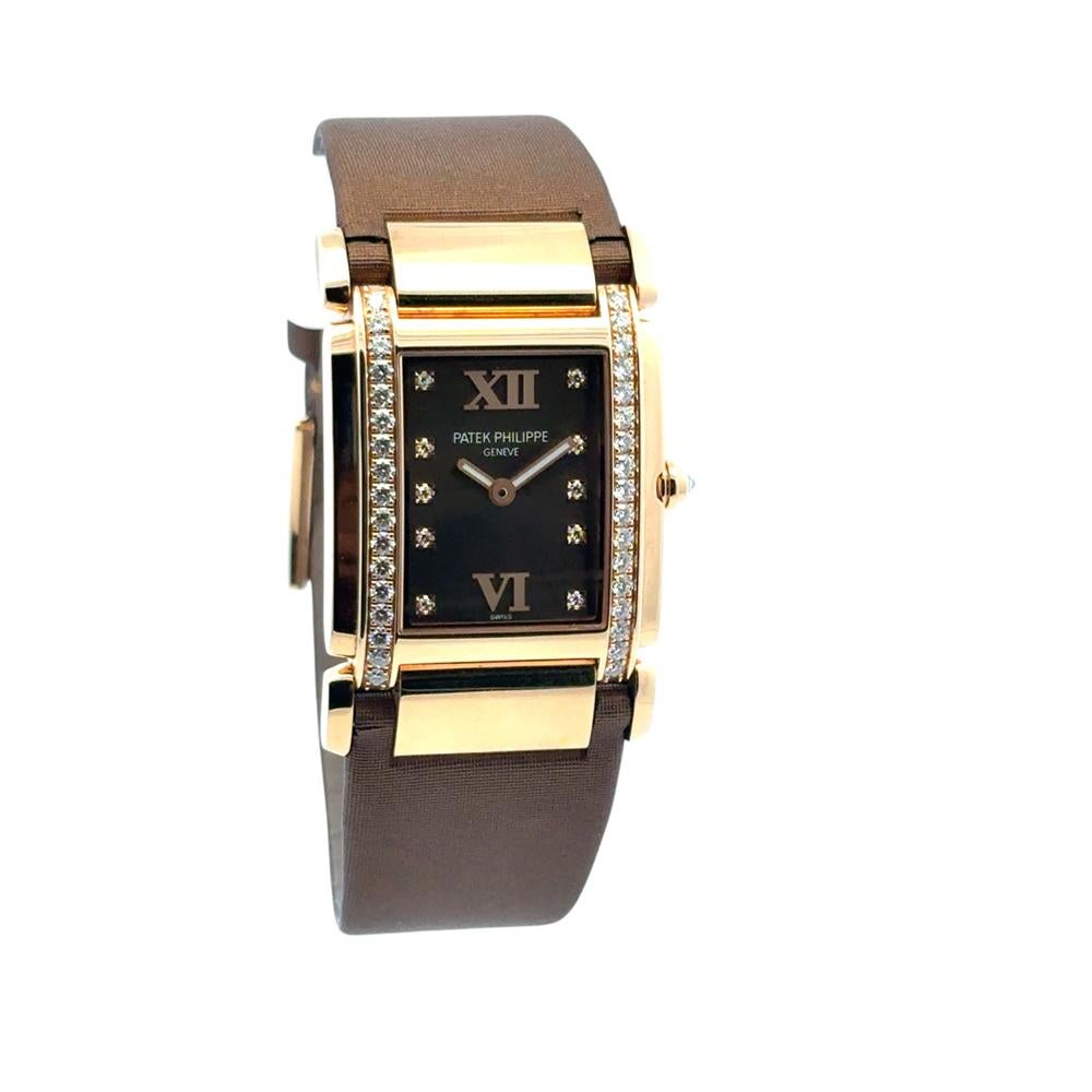 Taille ronde Patek Philippe Twenty-4 4920R-001 Montre chocolat en or rose 18 carats avec lunette en diamants en vente