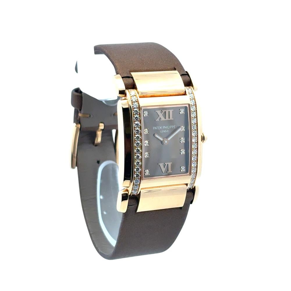 Patek Philippe Twenty-4 4920R-001 Montre chocolat en or rose 18 carats avec lunette en diamants Excellent état - En vente à Boca Raton, FL