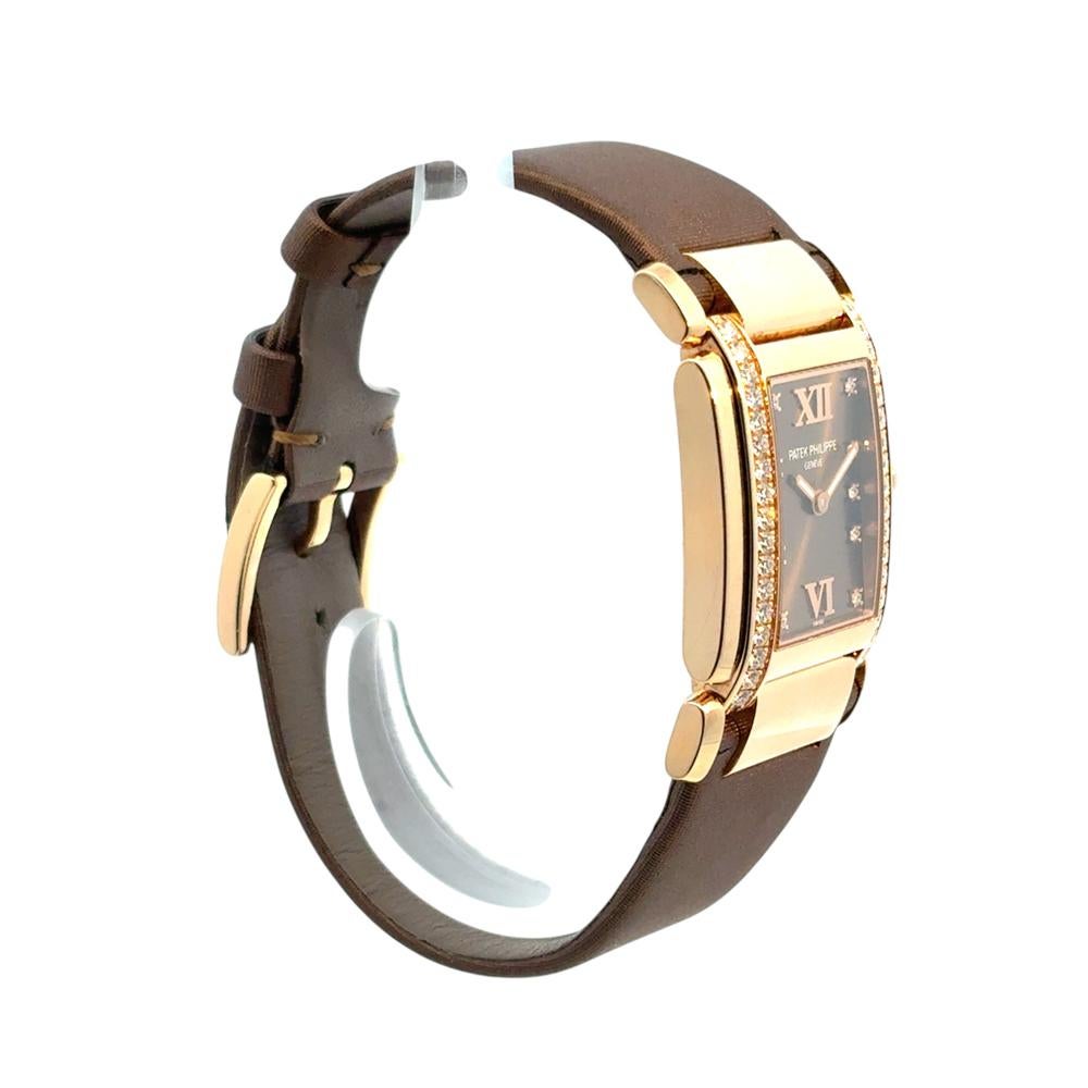 Patek Philippe Twenty-4 4920R-001 Montre chocolat en or rose 18 carats avec lunette en diamants en vente 1
