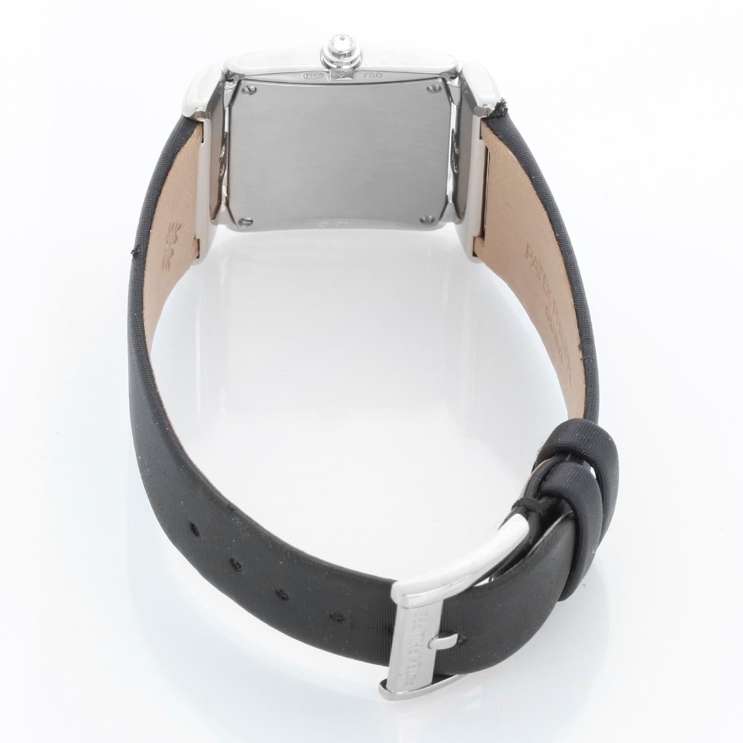 Patek Philippe Twenty-4 White Gold Diamond Ladies Watch 4920G (4920) Excellent état - En vente à Dallas, TX