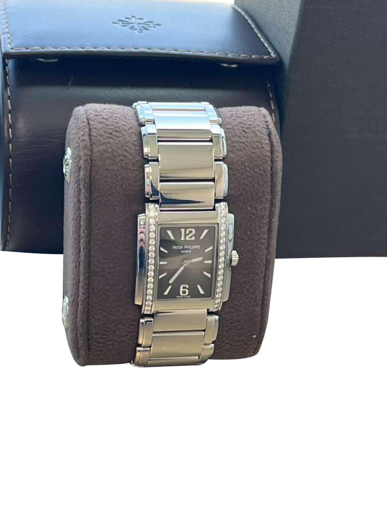 Patek Philippe Twenty~4 Quadrante grigio a raggiera Orologio da donna in acciaio con diamanti 4910/1200A in vendita 5