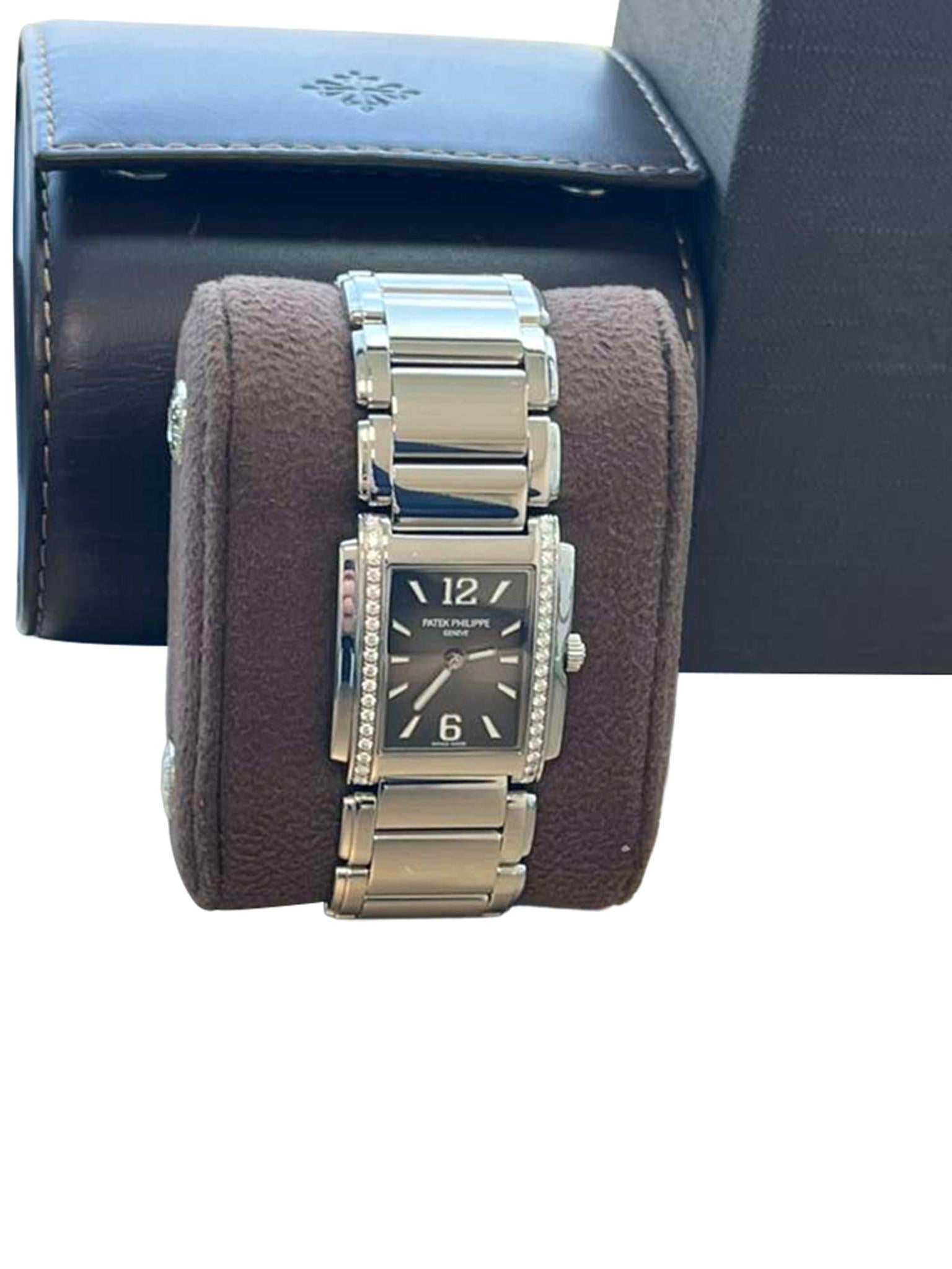 Patek Philippe Twenty~4 Quadrante grigio a raggiera Orologio da donna in acciaio con diamanti 4910/1200A in vendita 7