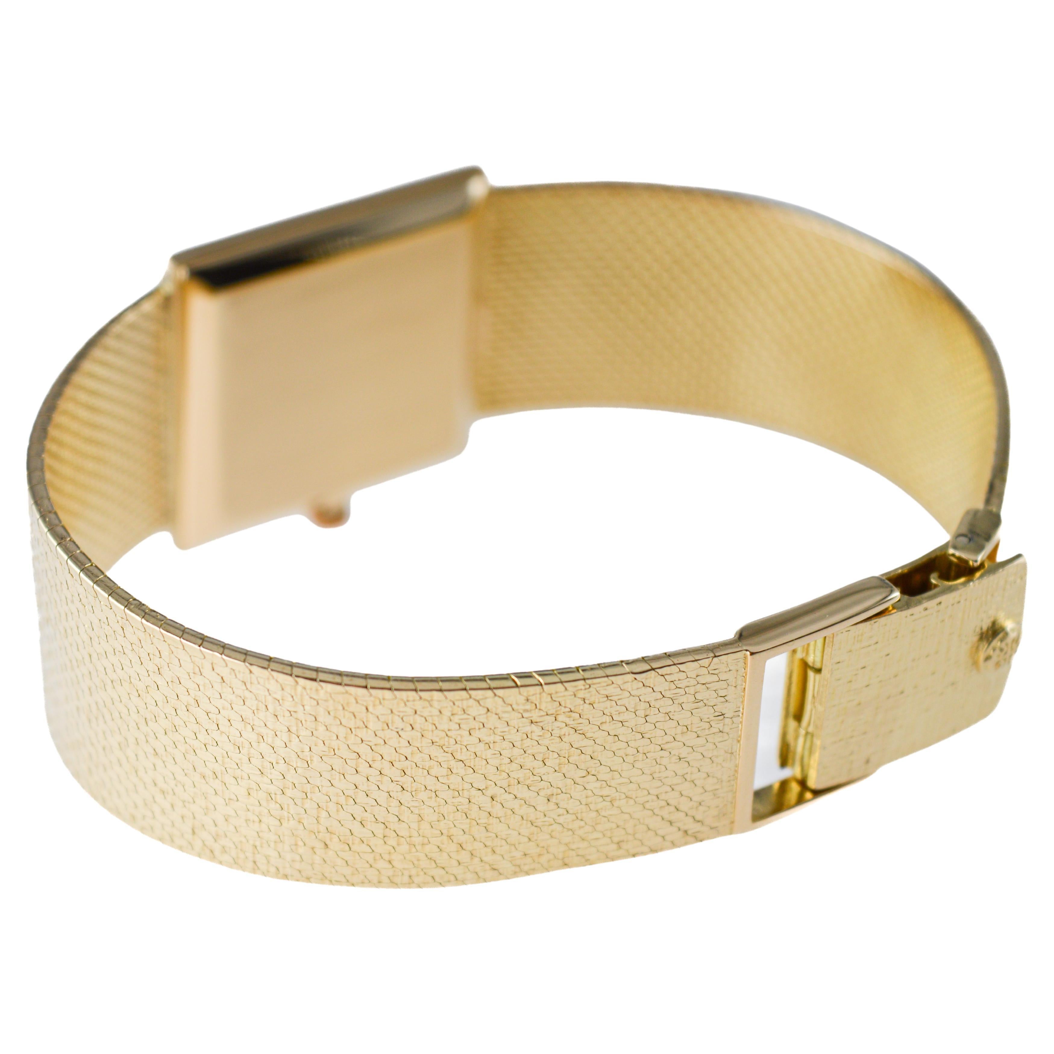 Patek Philippe Ultra Thin, 18Kt Solid Gold Dress Watch circa 1980's For Sale 2