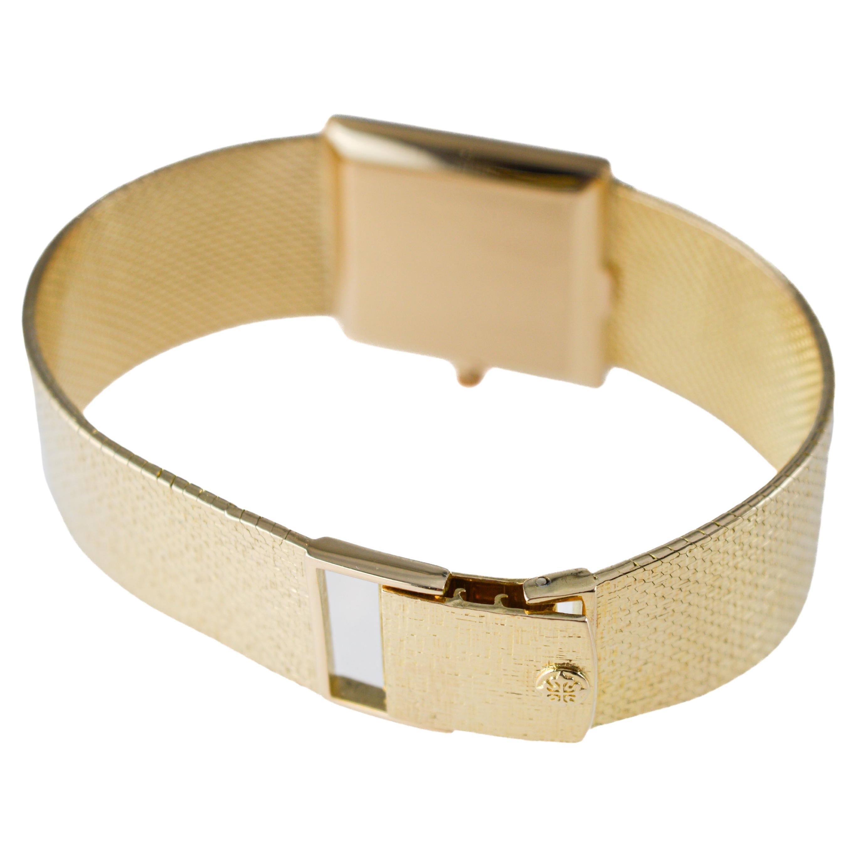 Patek Philippe Ultra Thin, 18Kt Solid Gold Dress Watch circa 1980's For Sale 1