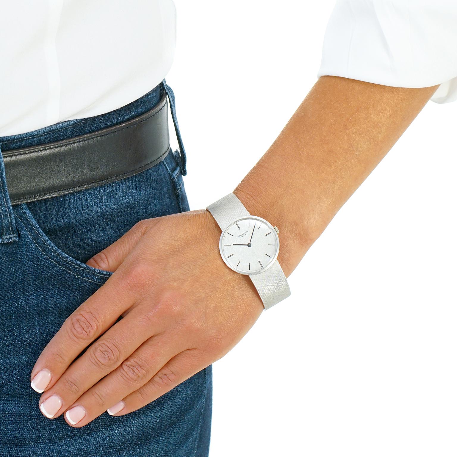 Patek Philippe White Gold Calatrava Wrist Watch 18k In Excellent Condition In Litchfield, CT