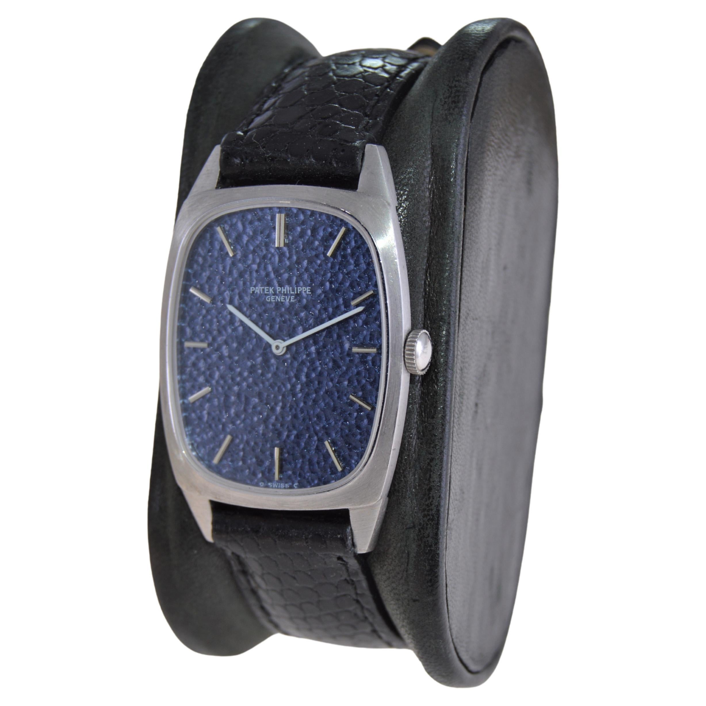 Moderne Patek Philippe Montre de style robe en or blanc avec cadran d'origine