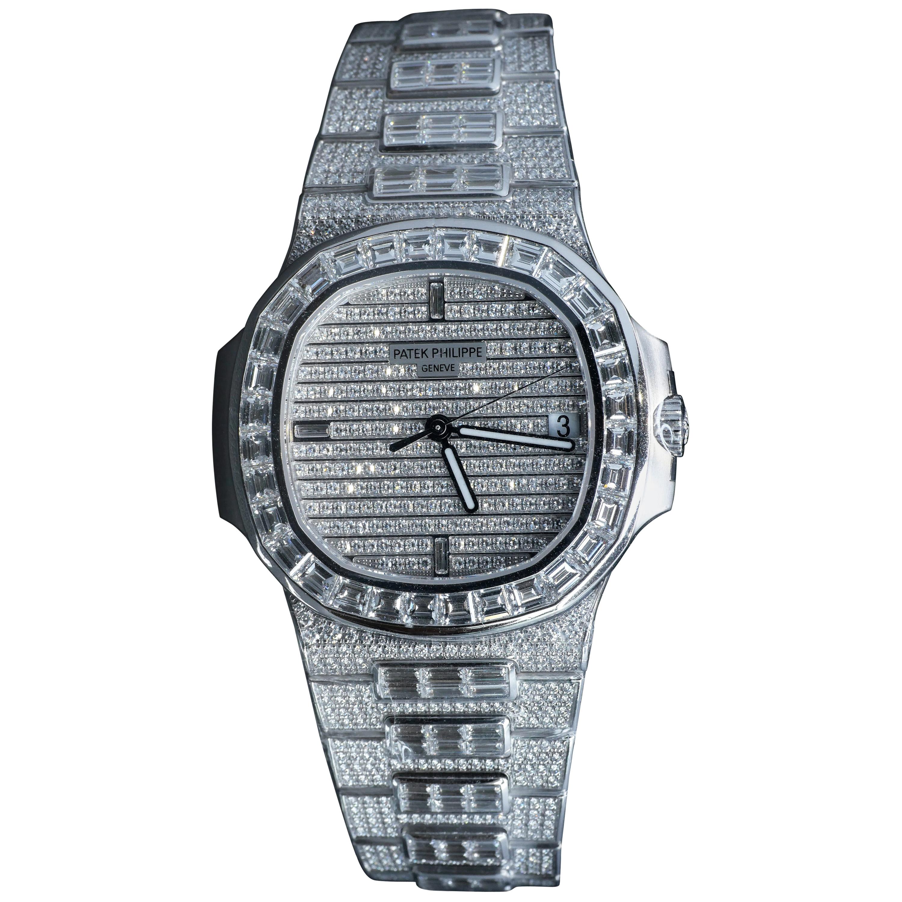 Patek Philippe white gold Nautilus self winding wristwatch Ref 5719/10G For Sale