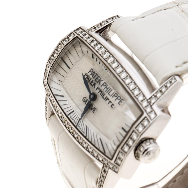 Created with precision and in true worship of the art of watchmaking, this Gondolo Gemma watch is from Patek Philippe. Meticulously made from 18k white gold, the timepiece has a beautiful rectangular case with brilliant cut diamonds encrusted on the