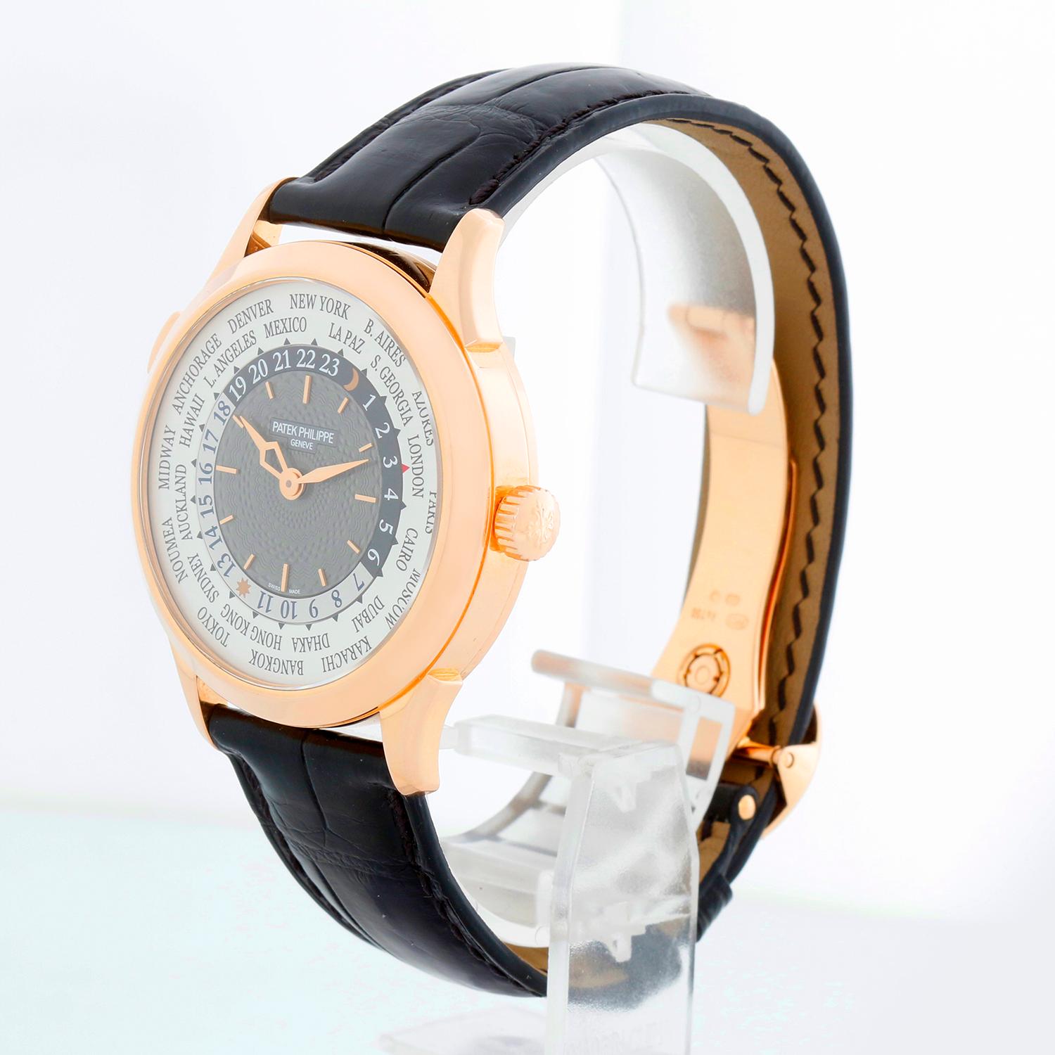 Patek Philippe World Time Orologio da uomo in oro rosa 18 carati 5230/1R (5230R) In condizioni ottime in vendita a Dallas, TX
