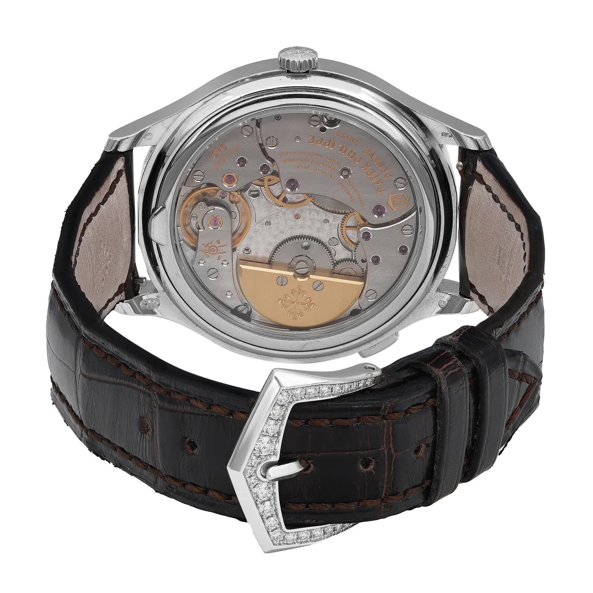 Automatikuhr 7130G-001, Patek Philippe World Time, 18 Karat Weißgold, Opal-Zifferblatt im Angebot 1