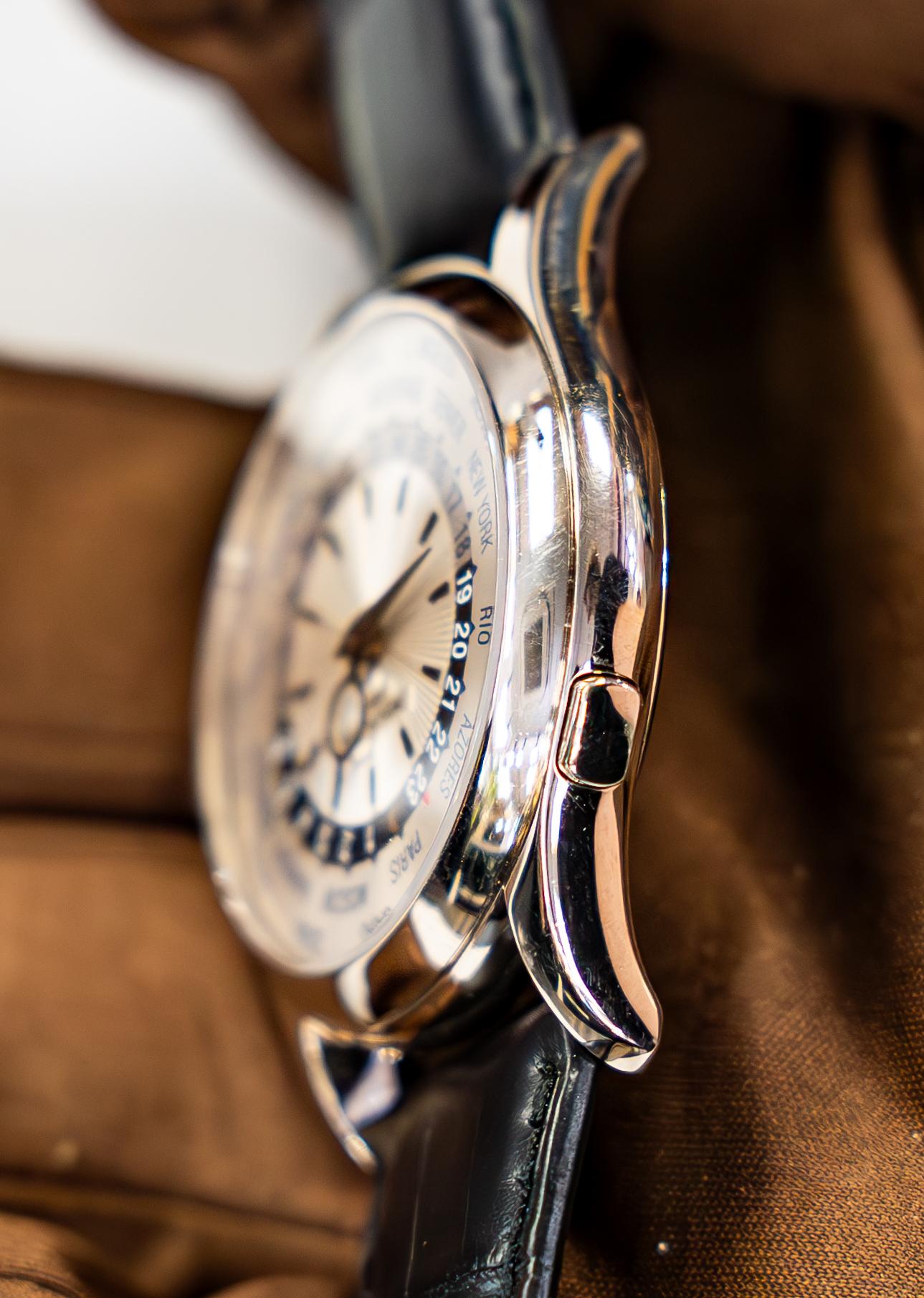 Patek Philippe Weltzeituhr 5130 g im Zustand „Hervorragend“ im Angebot in New York, NY