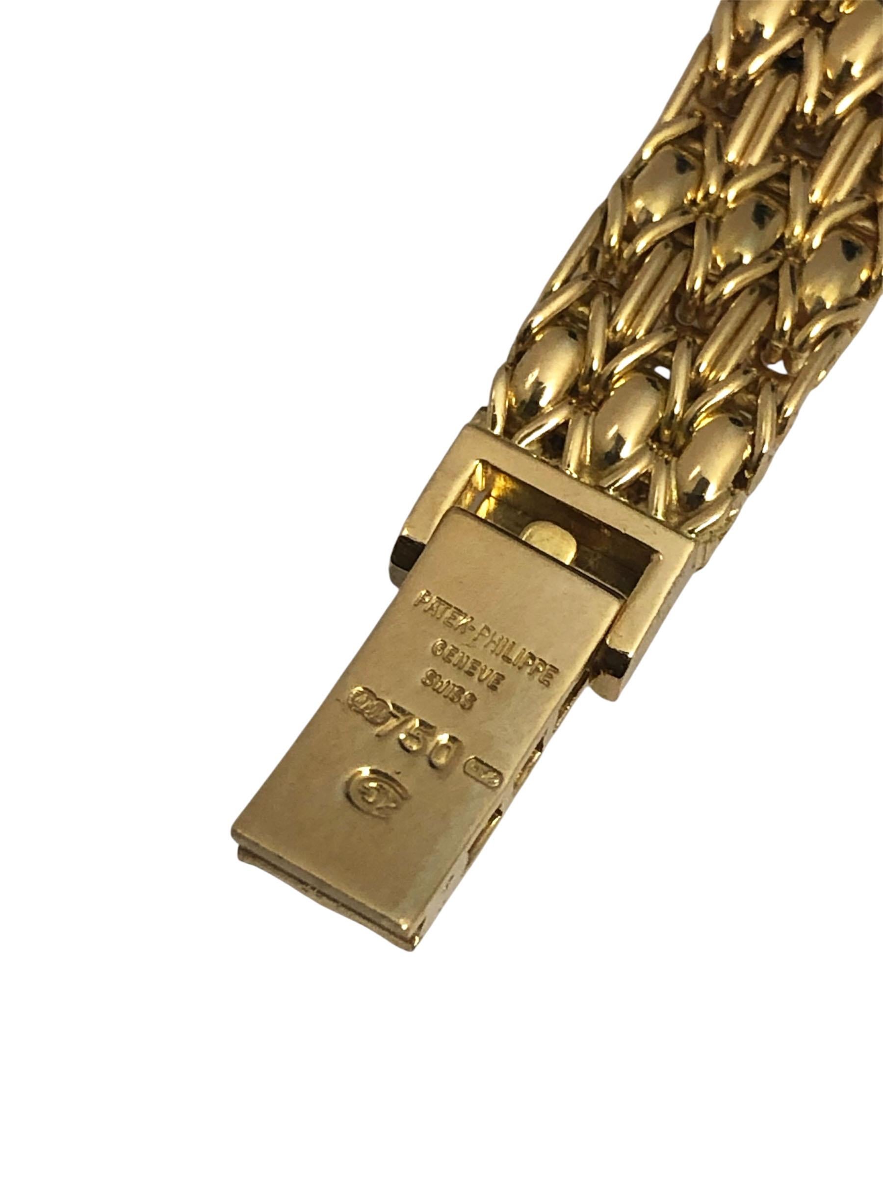 Patek Philippe Montre-bracelet pour dames en or jaune et diamants Ref 4506/1 Pour femmes en vente