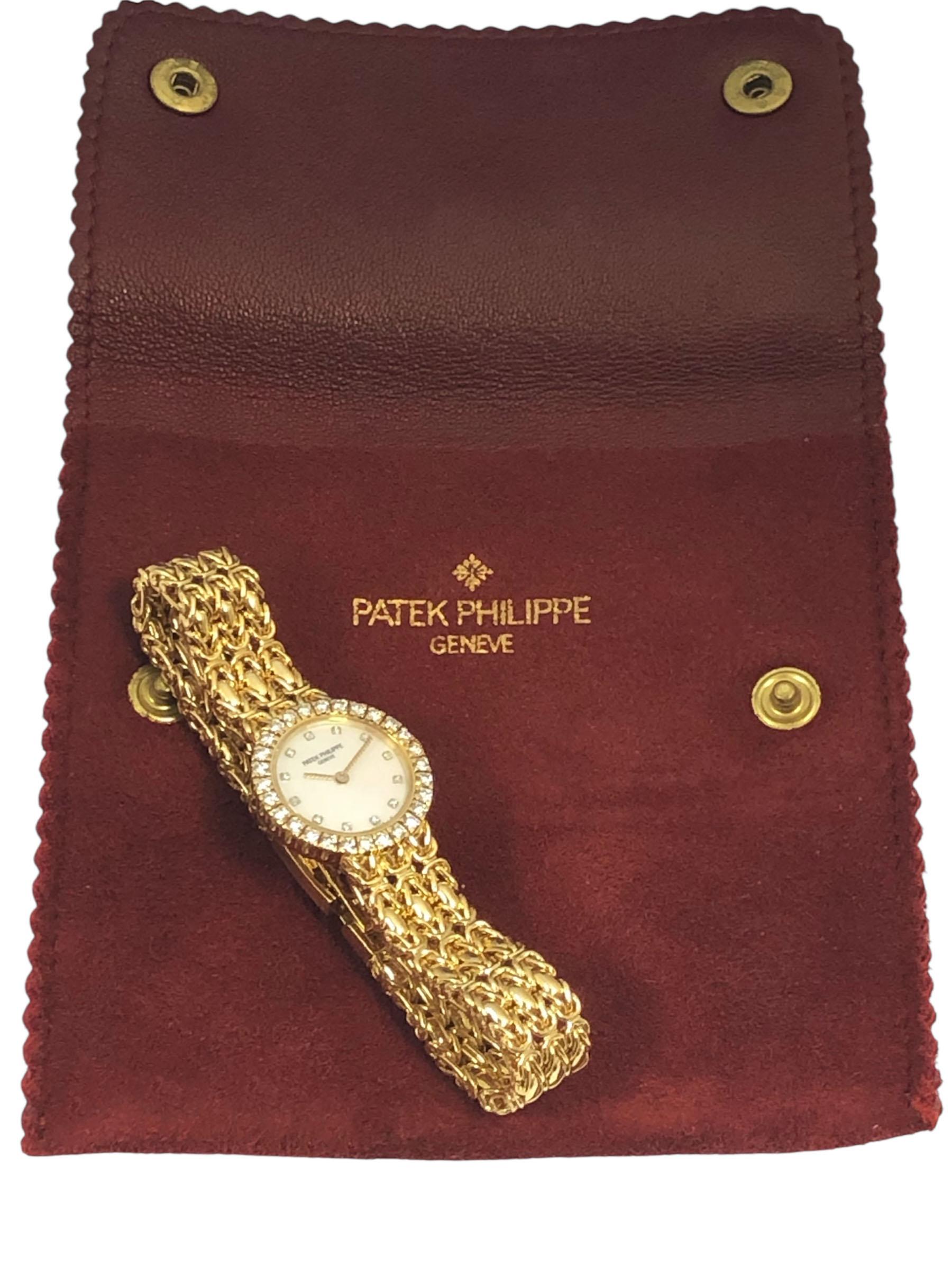 Patek Philippe Montre-bracelet pour dames en or jaune et diamants Ref 4506/1 en vente 3