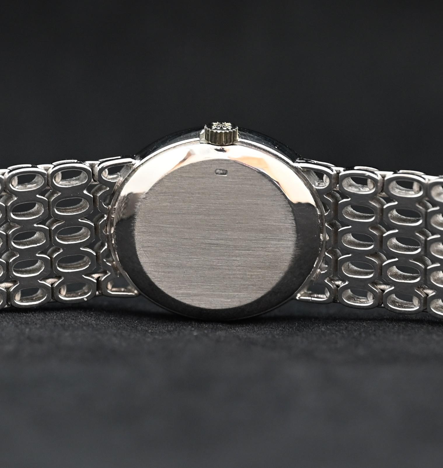 Patek Philippe18K White Gold Lady Oval Bracelet Watch 4180/1, 1970's For Sale 1
